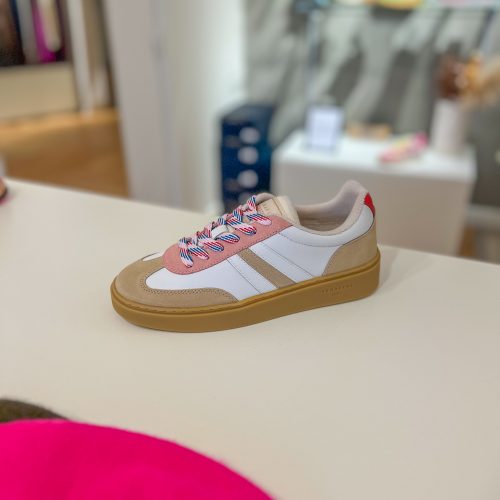 Baskets COURT white sand pink